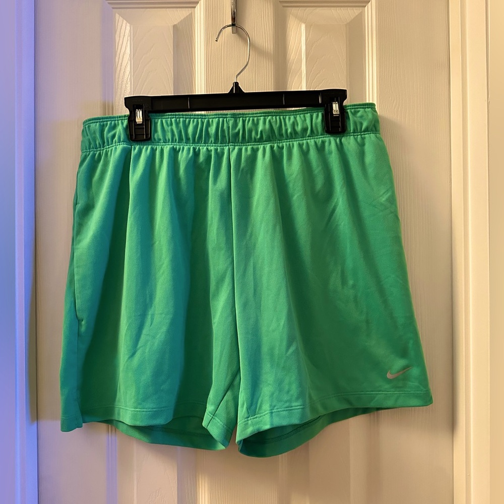 Nike-Green Shorts. Size L. Nw/oT